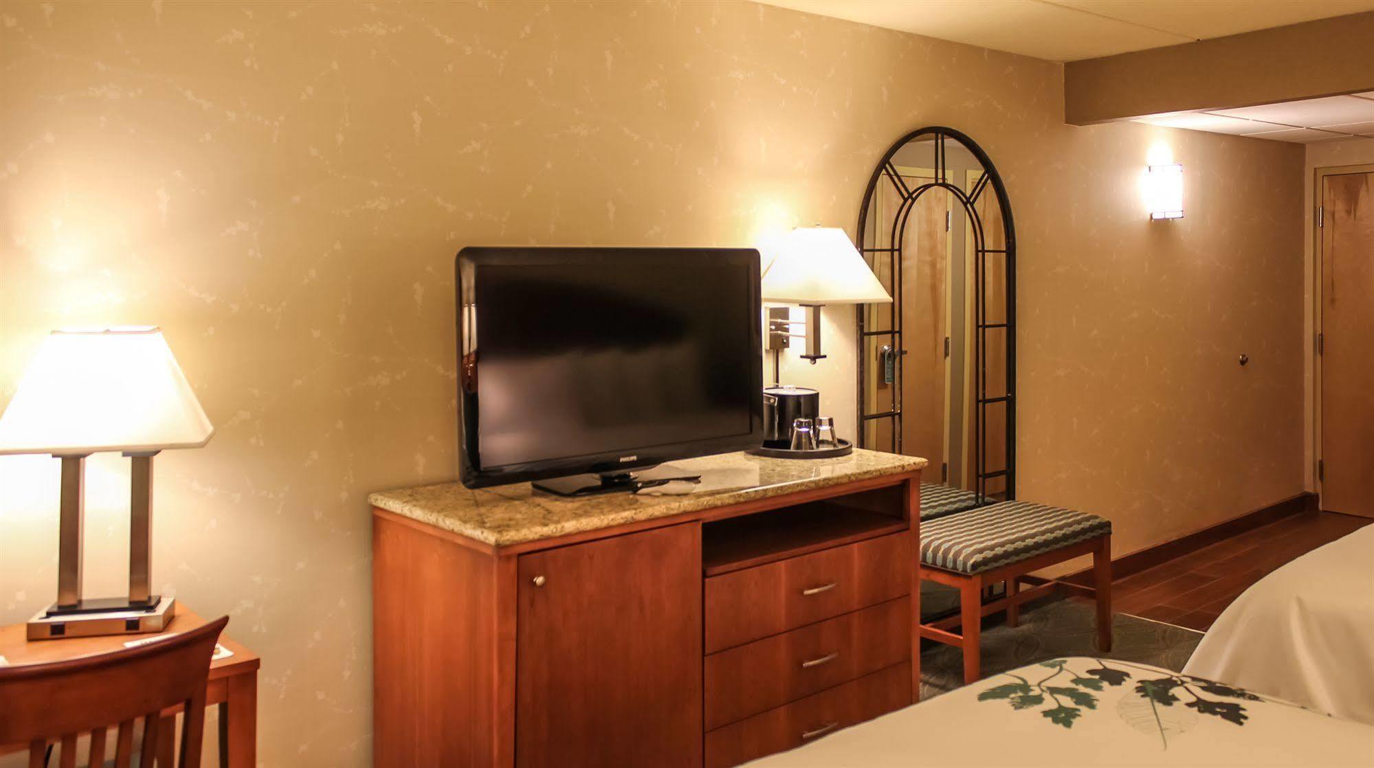 วินเกท บาย วินด์แฮม เอลกินส์ Hotel ภายนอก รูปภาพ