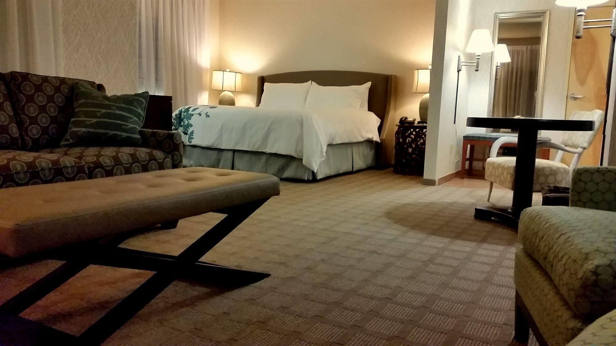 วินเกท บาย วินด์แฮม เอลกินส์ Hotel ภายนอก รูปภาพ